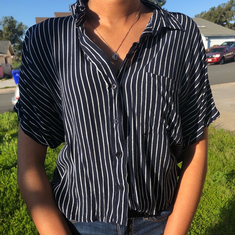 Women’s collared top.
